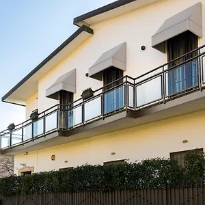  Frühstückspension Sertoli Italien